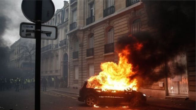 महँगीको विरोध प्रदर्शन फ्रान्सको अर्थव्यवस्थाका लागि विध्वंश