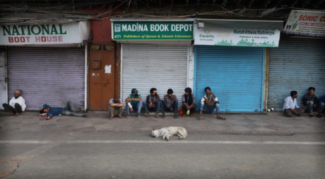 भारतमा कोरोनाबाट ३० जनाको मृत्यु, संकटमा लकडाउन