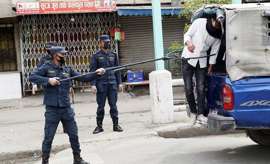 लकडाउन उल्लंघन गर्ने चार सय ८२ जना पक्राउ