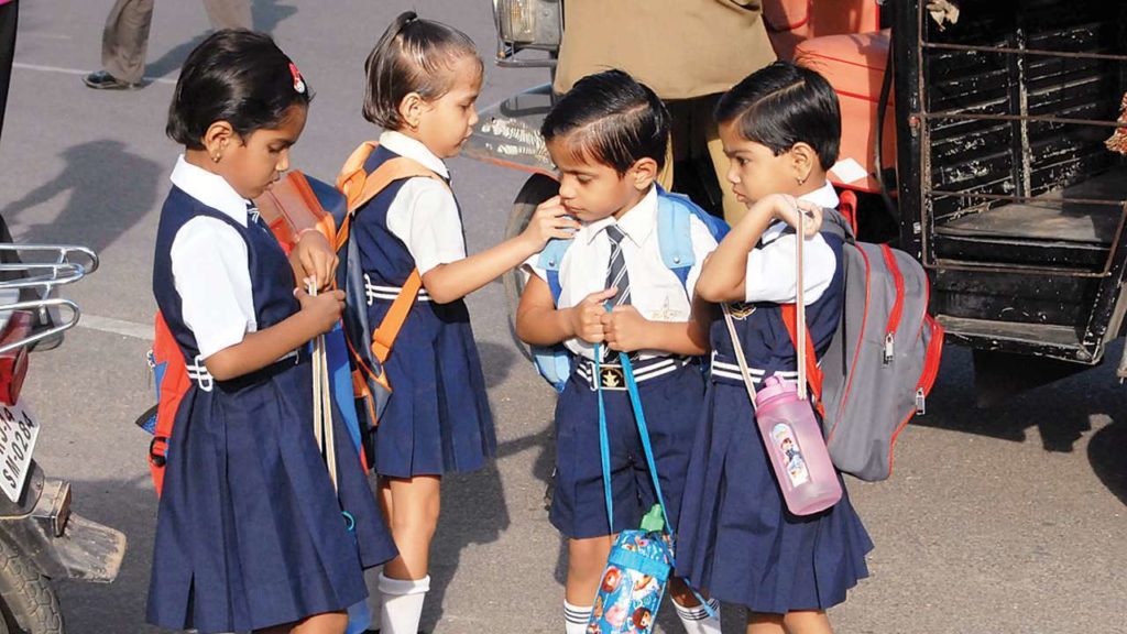 एक महिना विद्यालय बन्द हुँदा बच्चालाई कसरी राख्ने ? यस्ता छन् १० टिप्स
