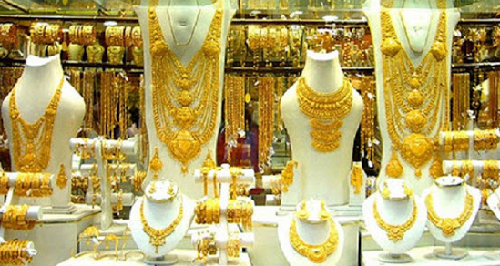 Gold price hits historic high of Rs 90,600 per tola
