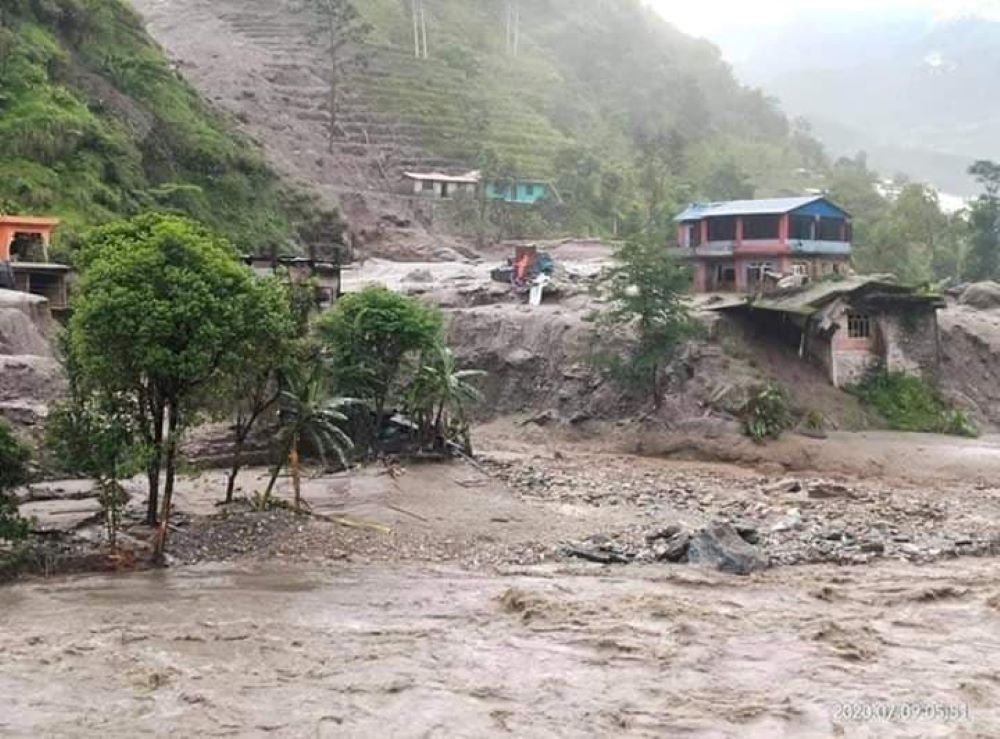 सिन्धुपाल्चोकमा विभिन्न ठाउँमा बाढी, दुईको मृत्यु, ११ बेपता, १४ घर बगे