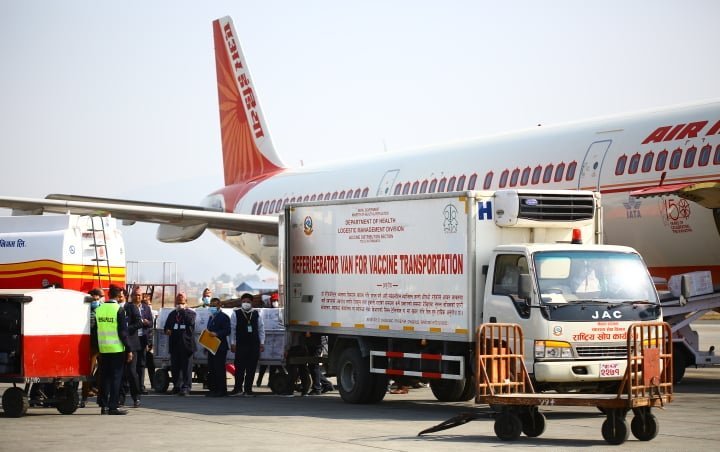 चीनबाट कोरोनाविरुद्धको ८ लाख डोज खोप काठमाडौँ आइपुग्यो