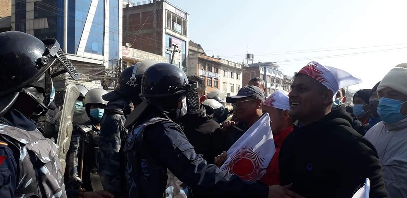 काभ्रेमा ६ जना बन्दकर्ता प्रहरी नियन्त्रणमा, प्रहरीले खुलायो राजमार्ग
