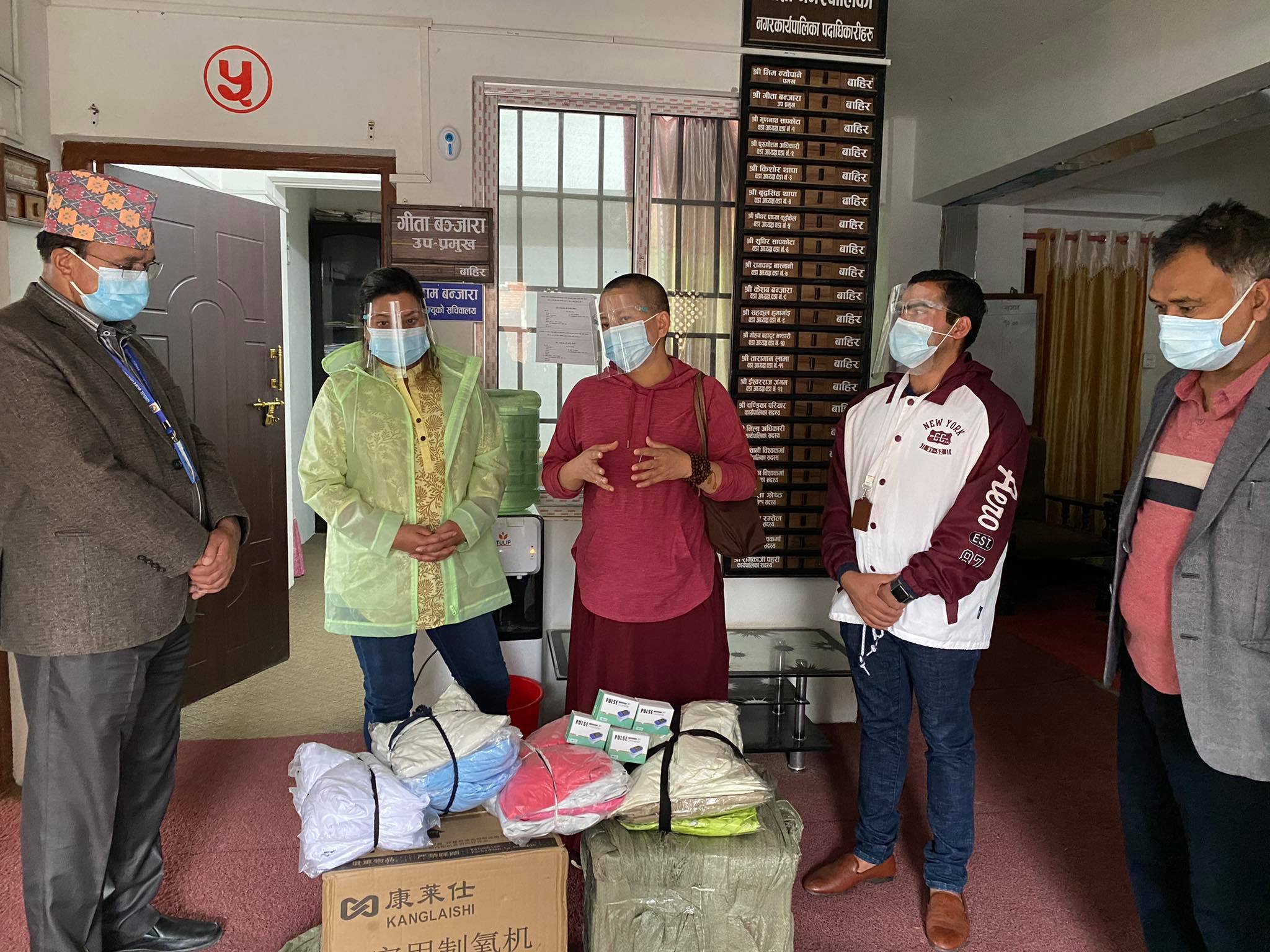 पनौती र बनेपा नगरलाई ‘प्रारम्भ’ र ‘आनि छोइङ डोल्मा फाउन्डेसन’को स्वास्थ्य सामग्री सहयोग