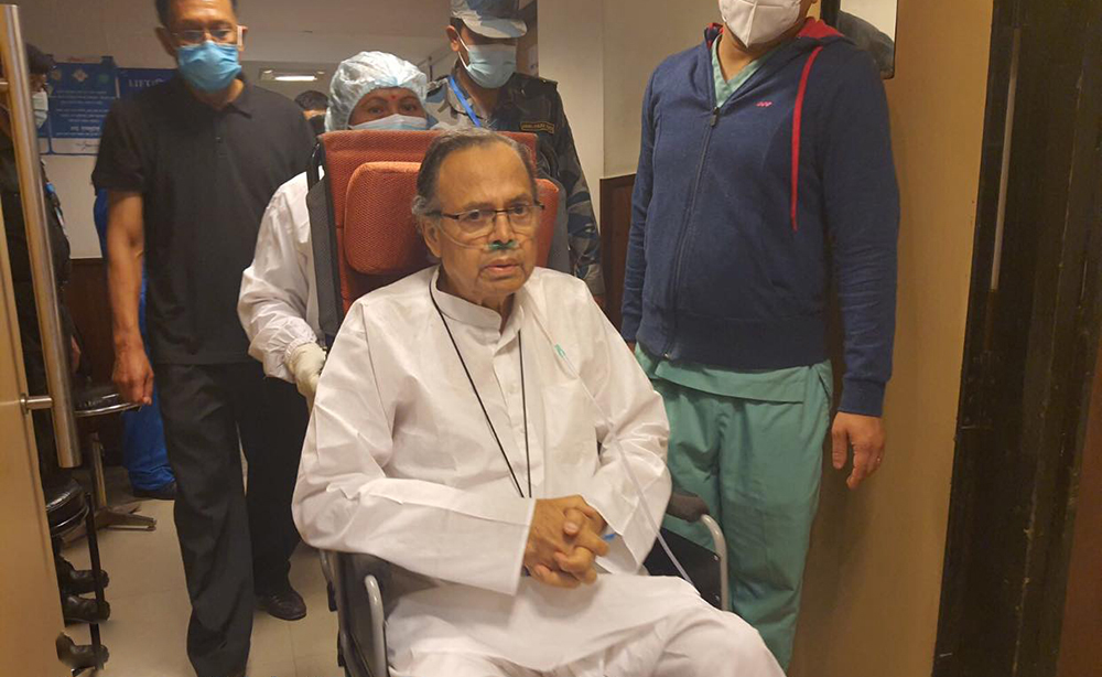 झलनाथ खनालको उपचार खर्च सरकारले व्यहोर्ने निर्णयविरुद्ध सर्वोच्चमा रिट दायर