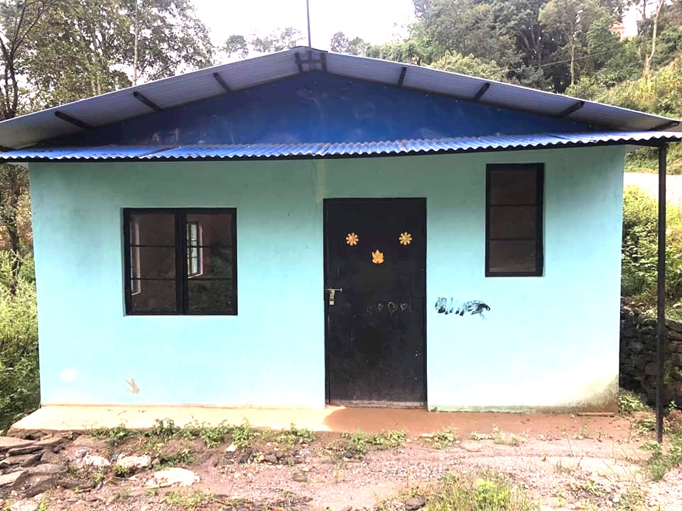 दिपेन्द्रको सहयोगमा मण्डनदेउपुर २ को वडा कार्यालय भवन निर्माण