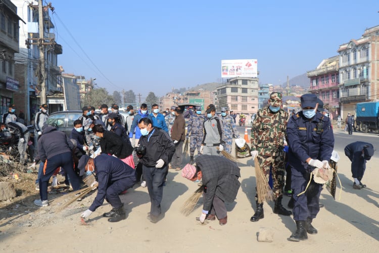 नेपाली सेना दिवसको अवसरमा बनेपामा सरसफाई