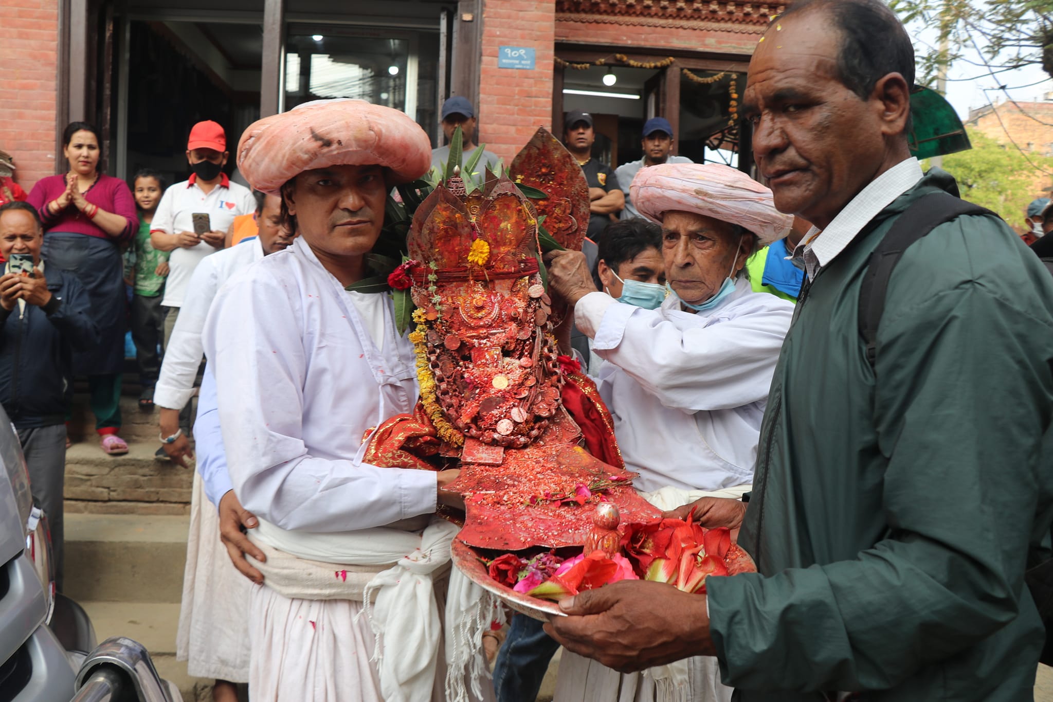 पनौतीमा १२ वर्षे हरसिद्धि जात्रा सुरु, नाच प्रदर्शन गर्न ‘देवगण’ आईपुगे