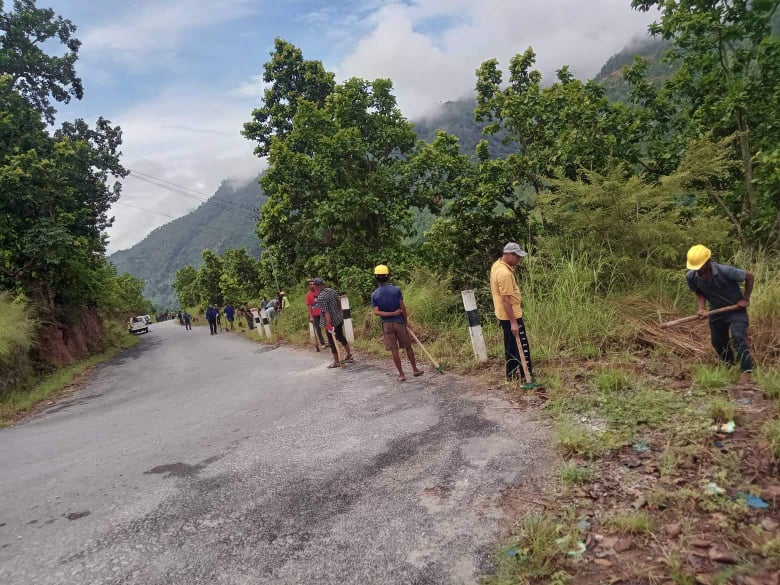 भुम्लु गाउँपालिकाको अभियान, घट्टेखोलादेखि सल्लेसम्म वृक्षारोपण