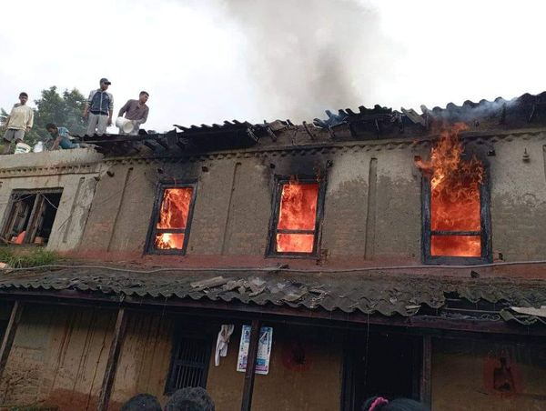 पनौतीको ऐरीगाउँमा खाना पकाउने ग्याँस लिक हुदा घर जलेर नष्ट
