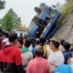 मकवानपुर दुर्घटना: ७ जनाको मृत्यु, मापसे गरेका थिए चालकले