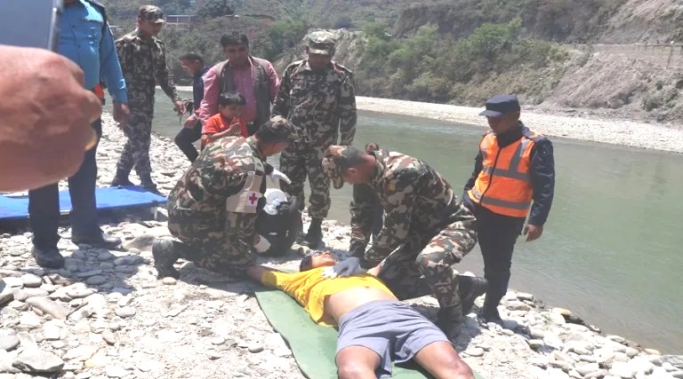 दोलालघाटमा विपदजन्य घटनामा आधारित नेपाली सेना कालीजंग गणको कृतिम अभ्यास