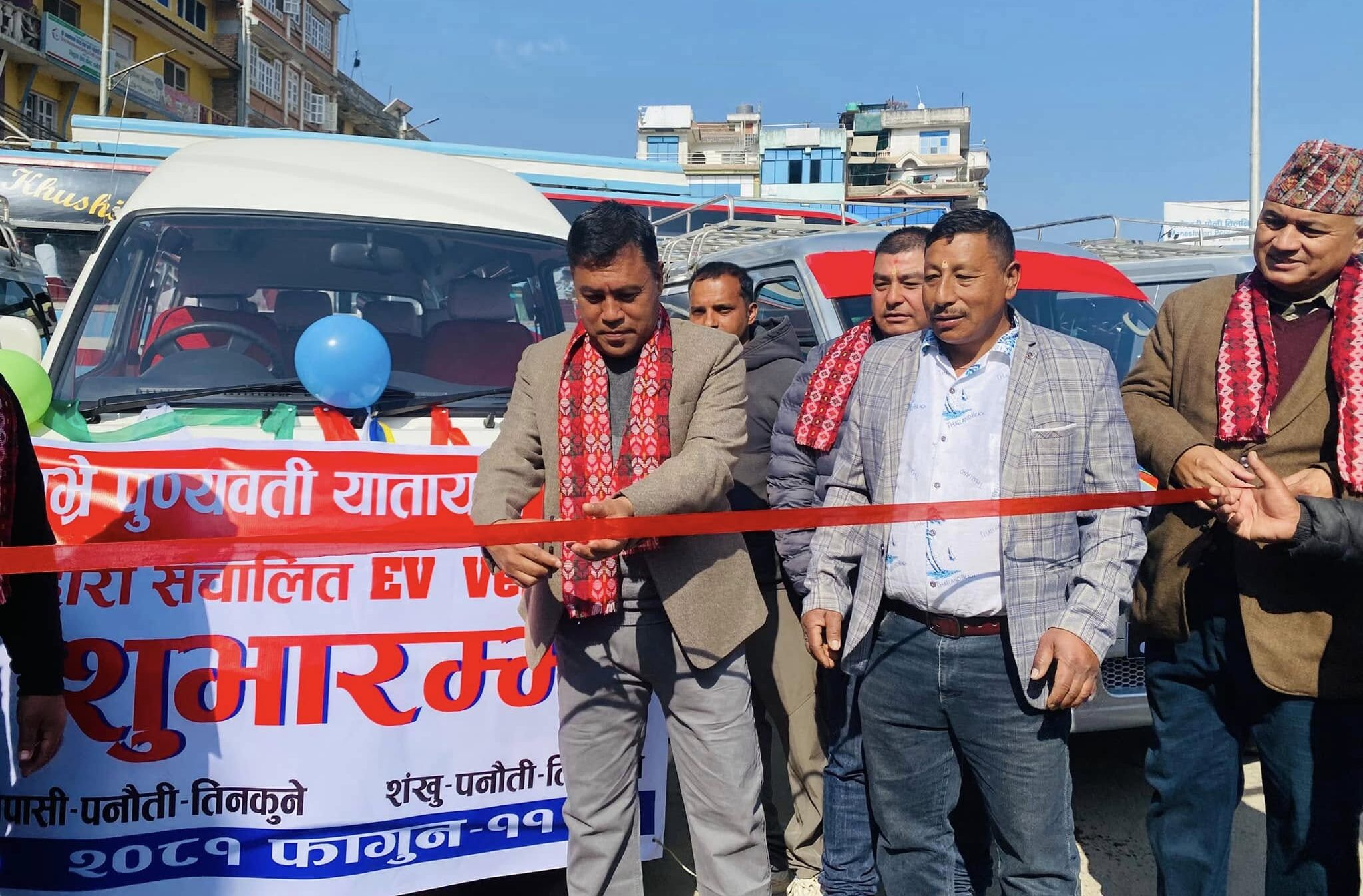 खोपासी र शंखुबाट विद्युतीय माइक्रो बस सञ्चालन